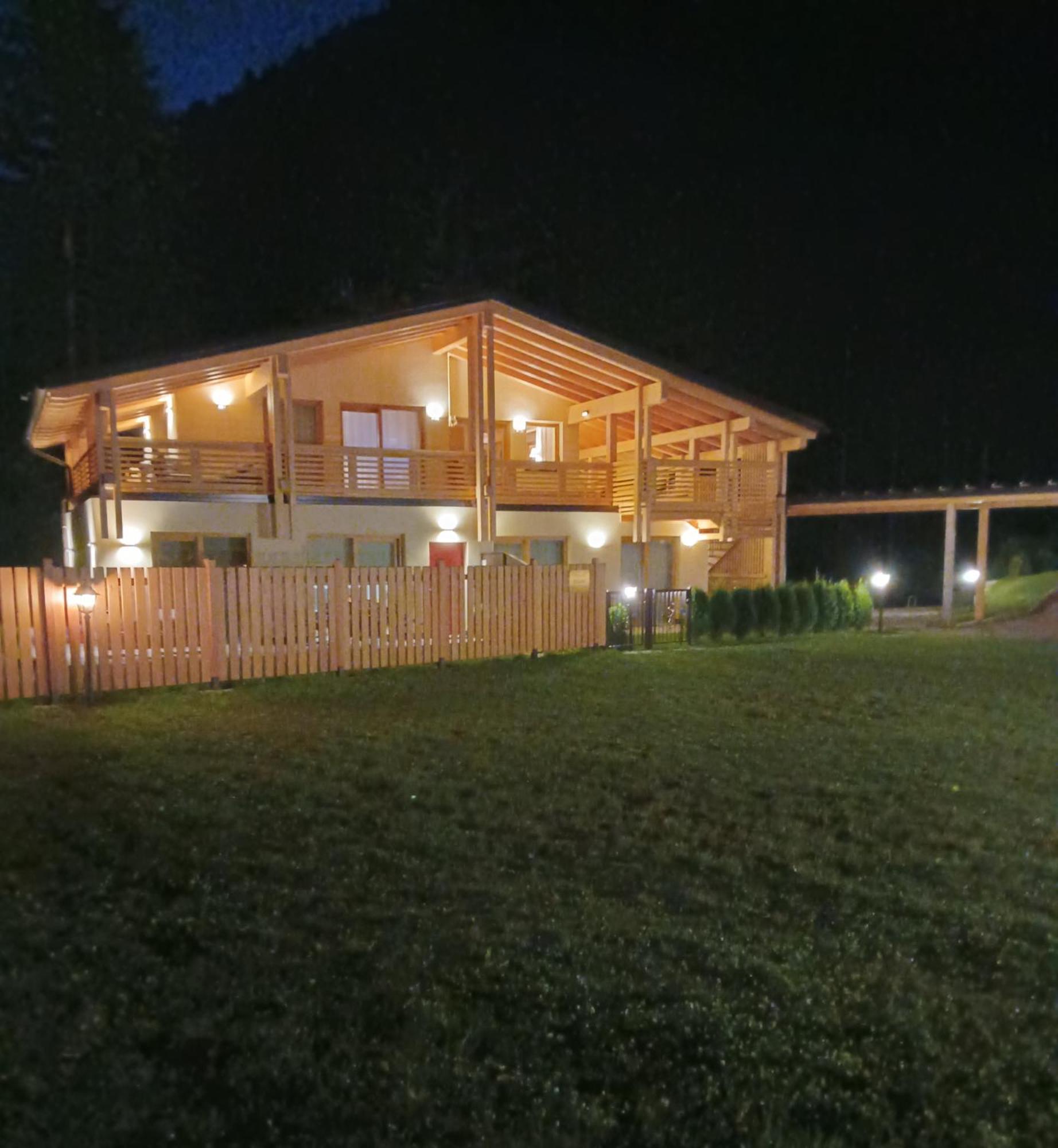 Vila Chalet Relax Molveno E Andalo Dolomiti Exteriér fotografie